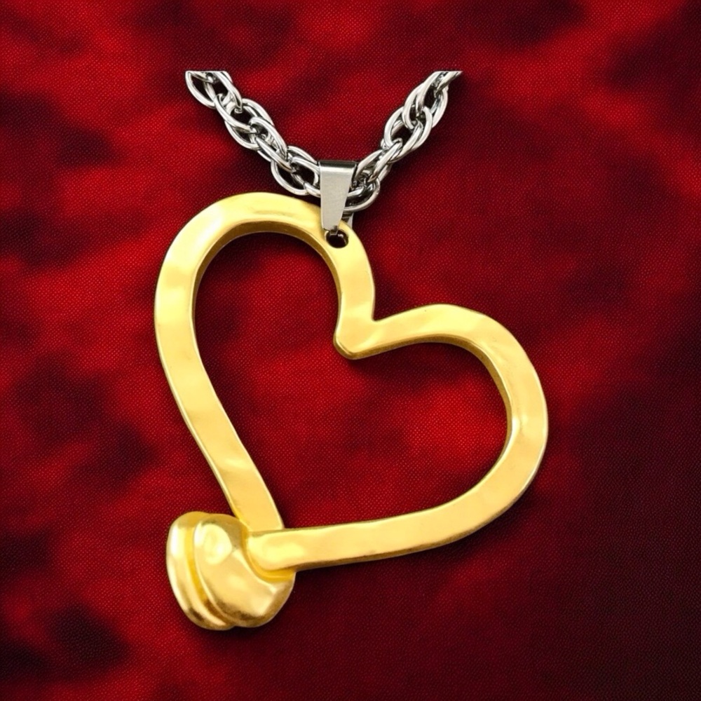 🆕 Knotted Heart Pendant on Twisted Helix Chain Alloy/Stainless Steel